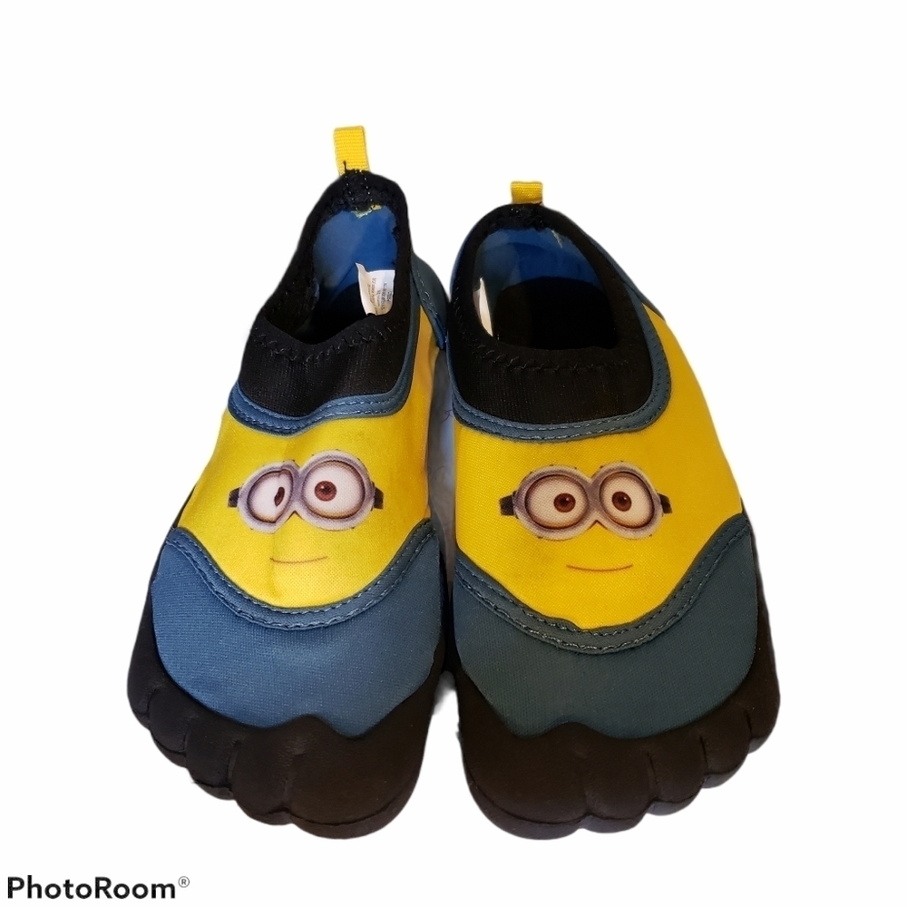 Minions kids water shoes Size 2 Kids - Picture 3 of 16